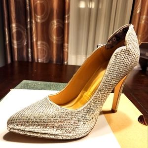 Womans shoes, silver. Worn once.